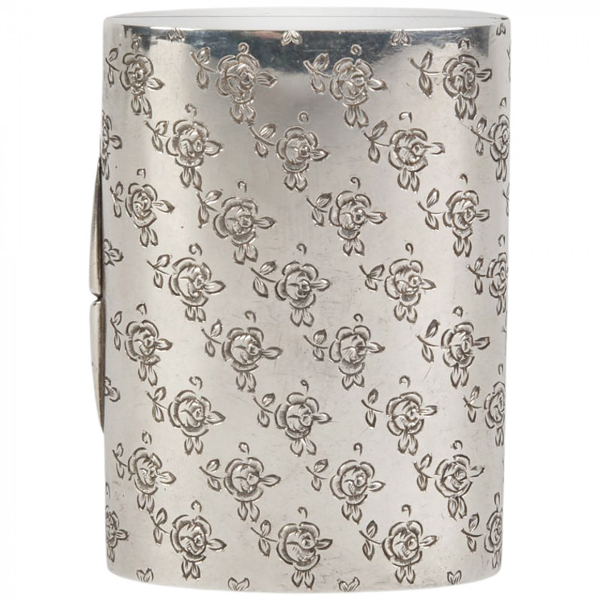 Серебряная пудреница