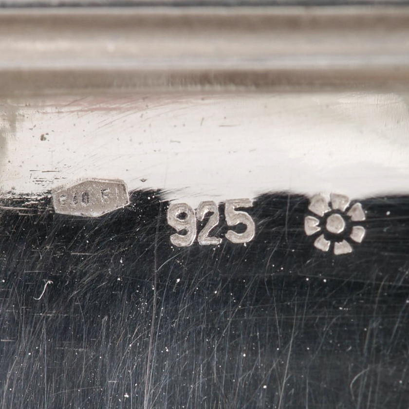 Серебряная пудреница