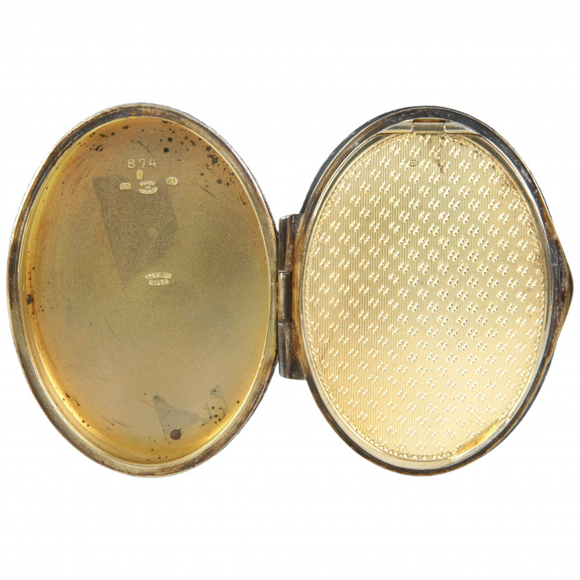 Серебряная пудреница с гильошированной эмалью