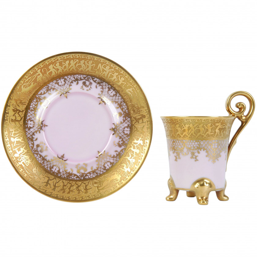 Фарфоровая кофейная чашечка с блюдцем