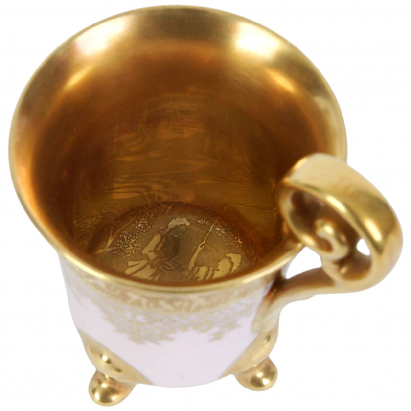 Фарфоровая кофейная чашечка с блюдцем