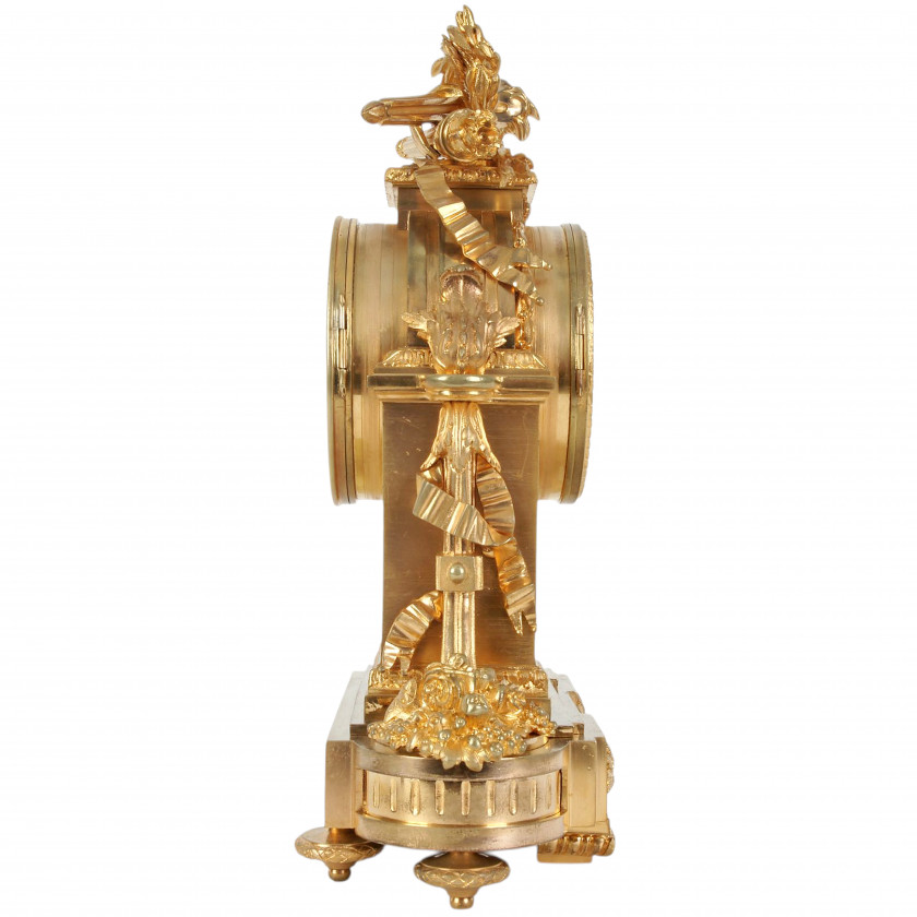 Бронзовые каминные часы