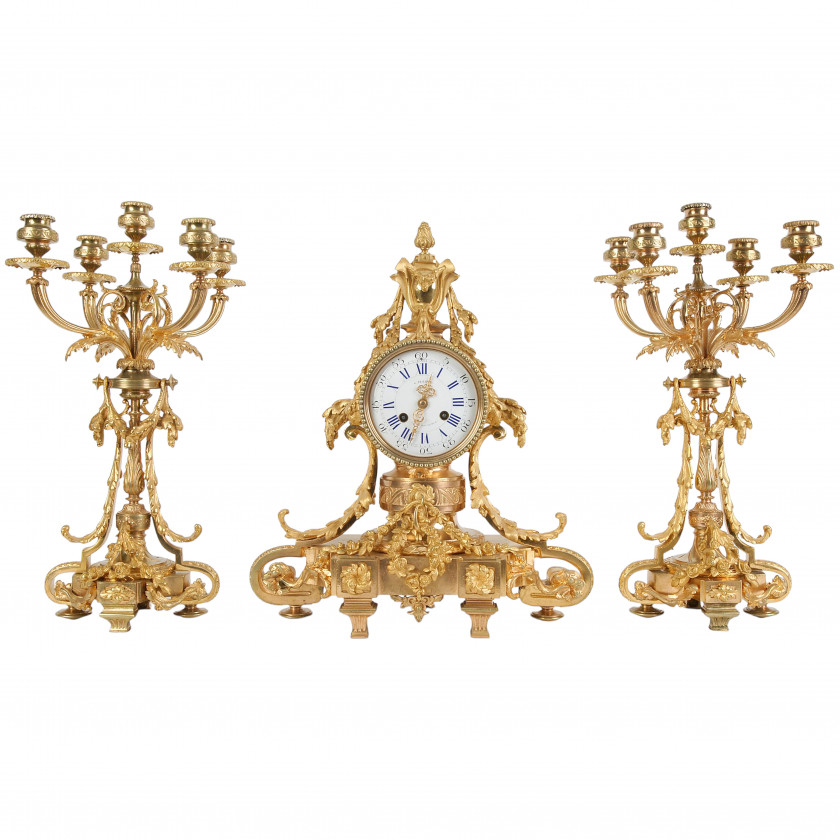 Бронзовые каминные часы с подсвечниками