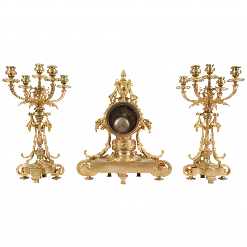 Бронзовые каминные часы с подсвечниками