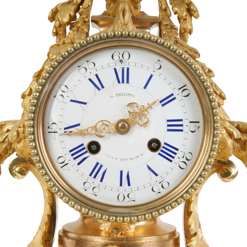 Бронзовые каминные часы с подсвечниками