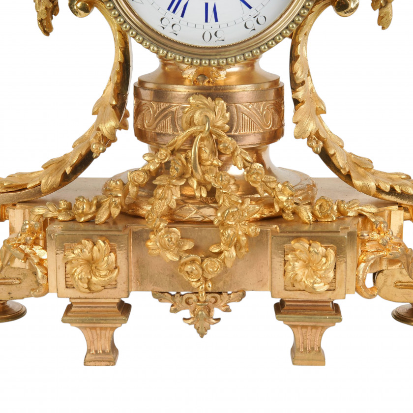 Бронзовые каминные часы с подсвечниками