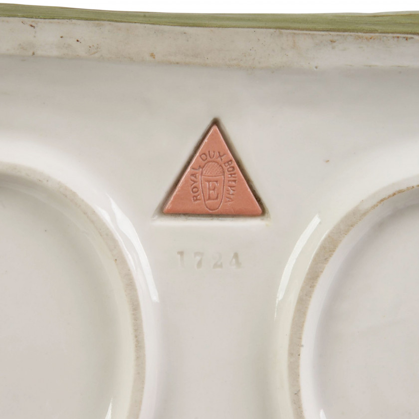 Фарфоровое зеркало для туалетного столика в стиле Ар-Нуво