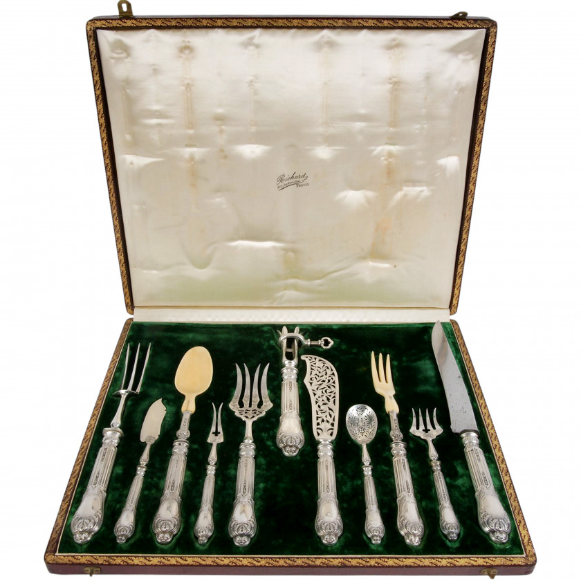 Серебряный сервировочный набор из одинадцати предметов