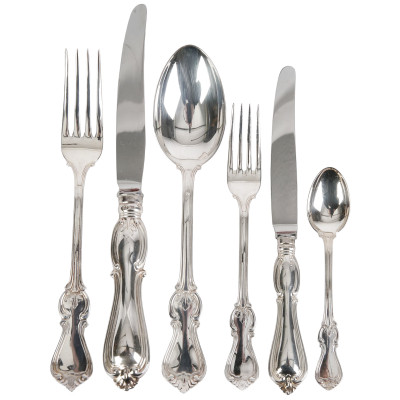 Серебряный набор столовых приборов на 12 перс...