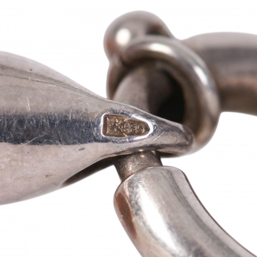 Kaklarota no dabīgā dzintara