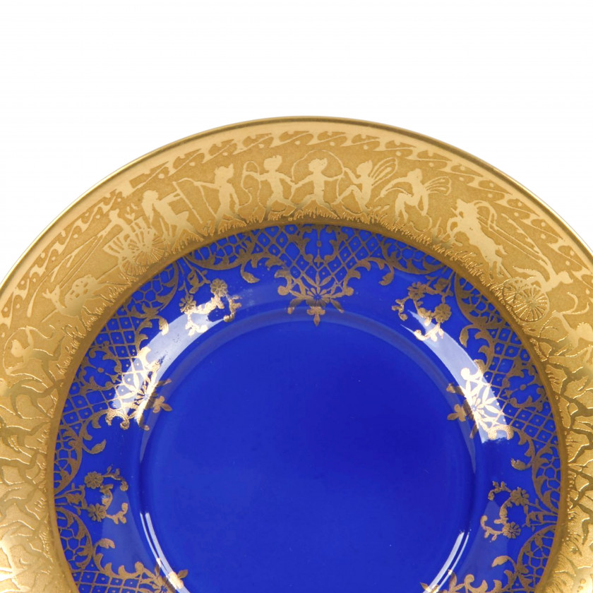 Фарфоровая кофейная чашечка с блюдцем