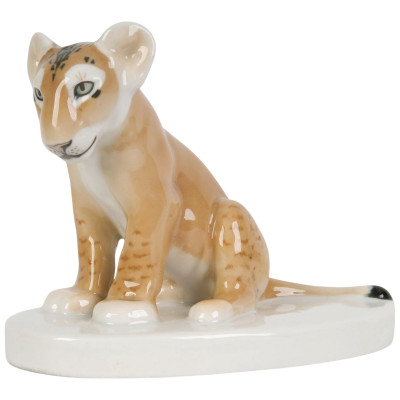 Porcelain figure "Young lioness"