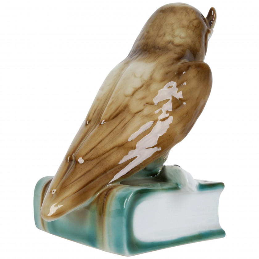 Фарфоровая фигура "Сова на книге"