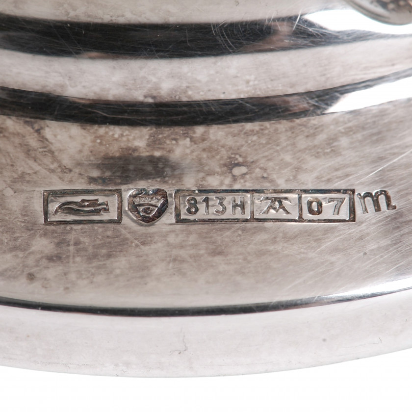 Sudraba konfekšu trauks