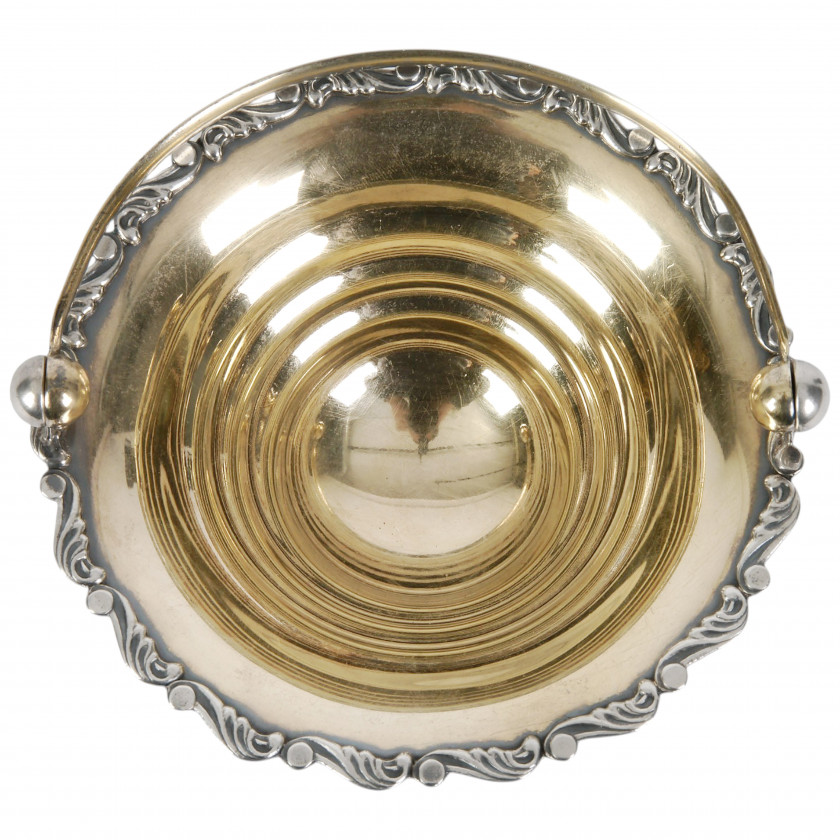 Серебряная конфетница