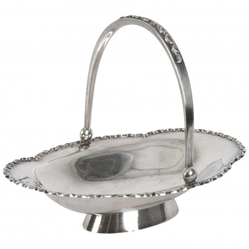 Серебряная конфетница