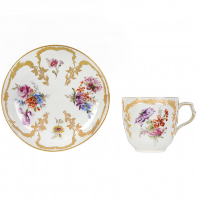 Porcelāna kafijas tasīte ar apakštasīti