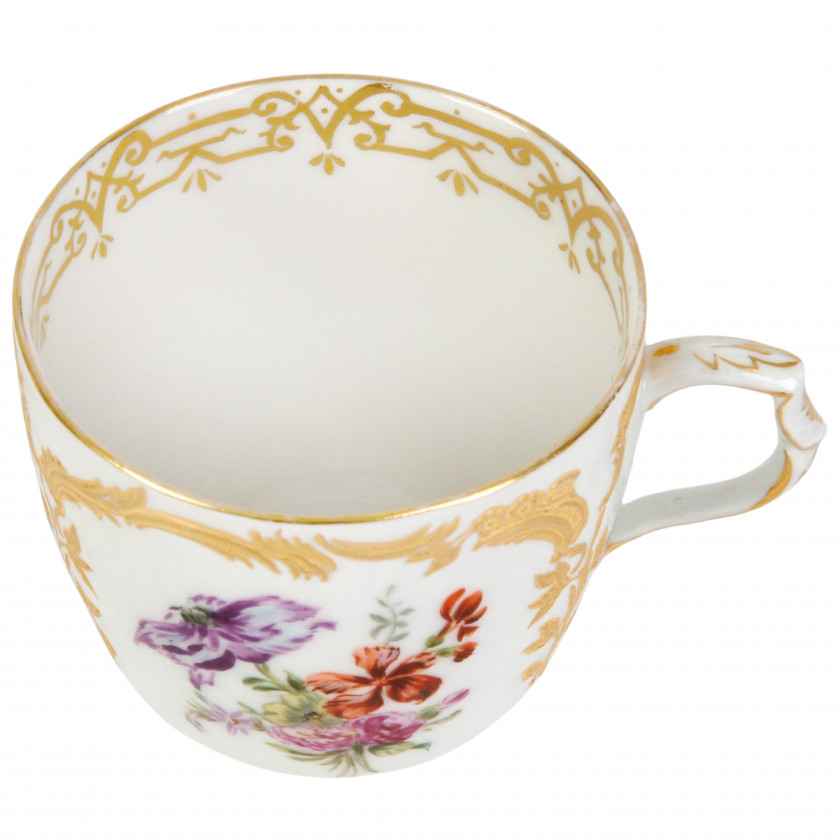 Фарфоровая кофейная чашечка с блюдцем