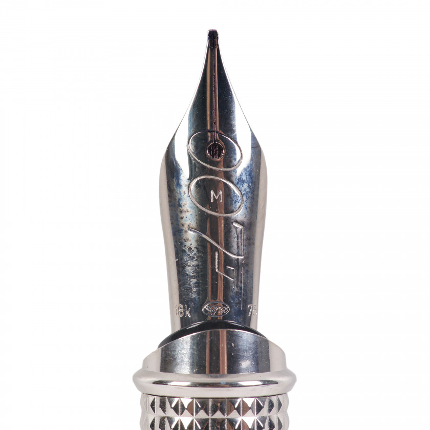 Ручка "S.T. DuPont Paris Limited Edition 007 James Bond Fountain Pen"