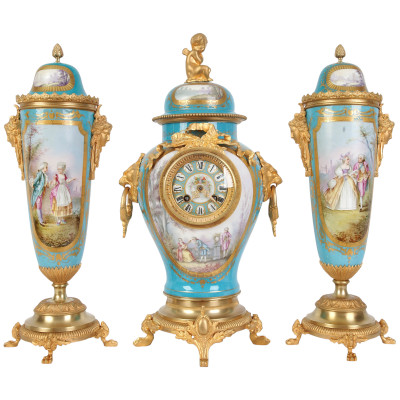 Porcelain garniture with clock