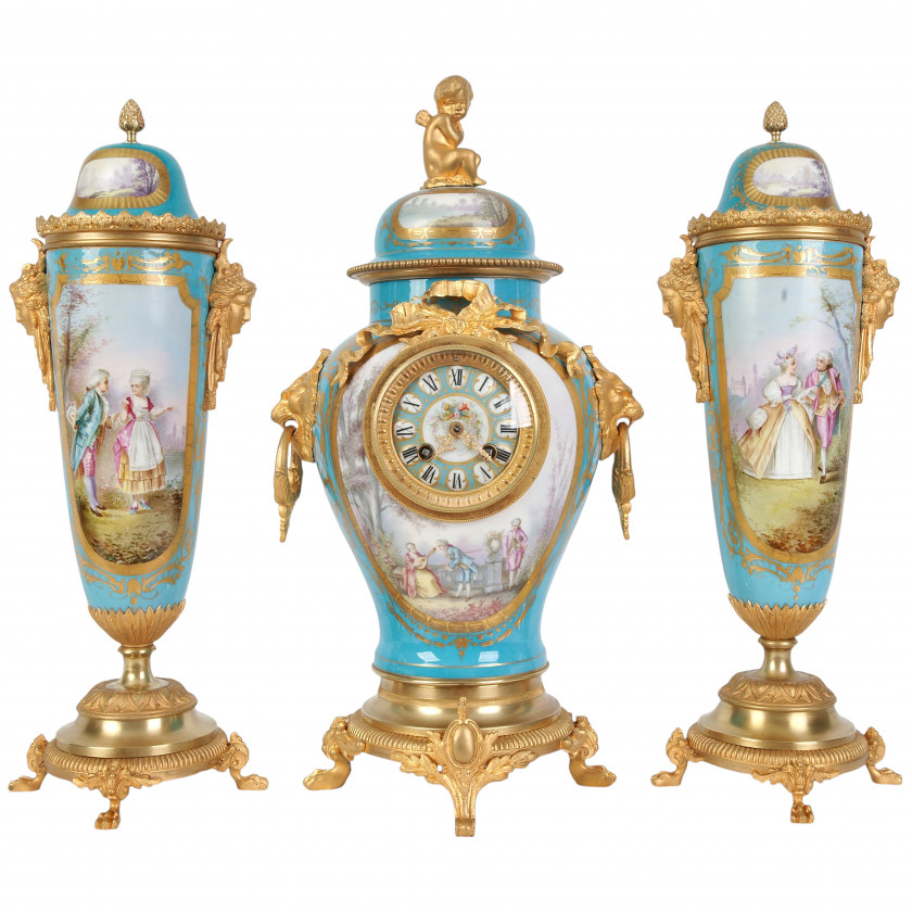 Porcelain garniture with clock