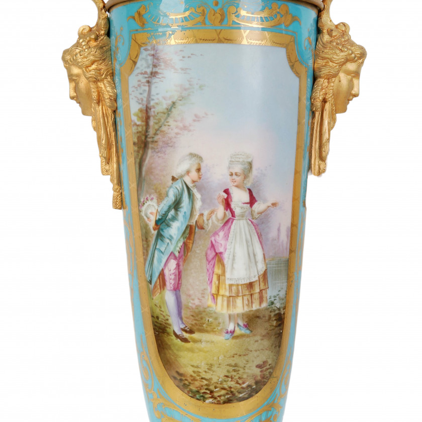 Porcelain garniture with clock