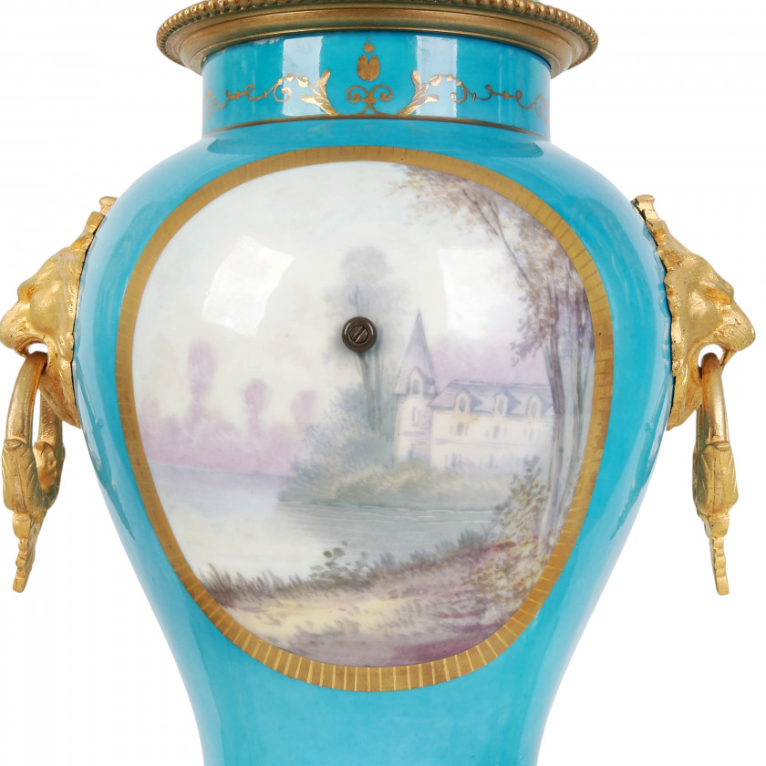 Porcelain garniture with clock
