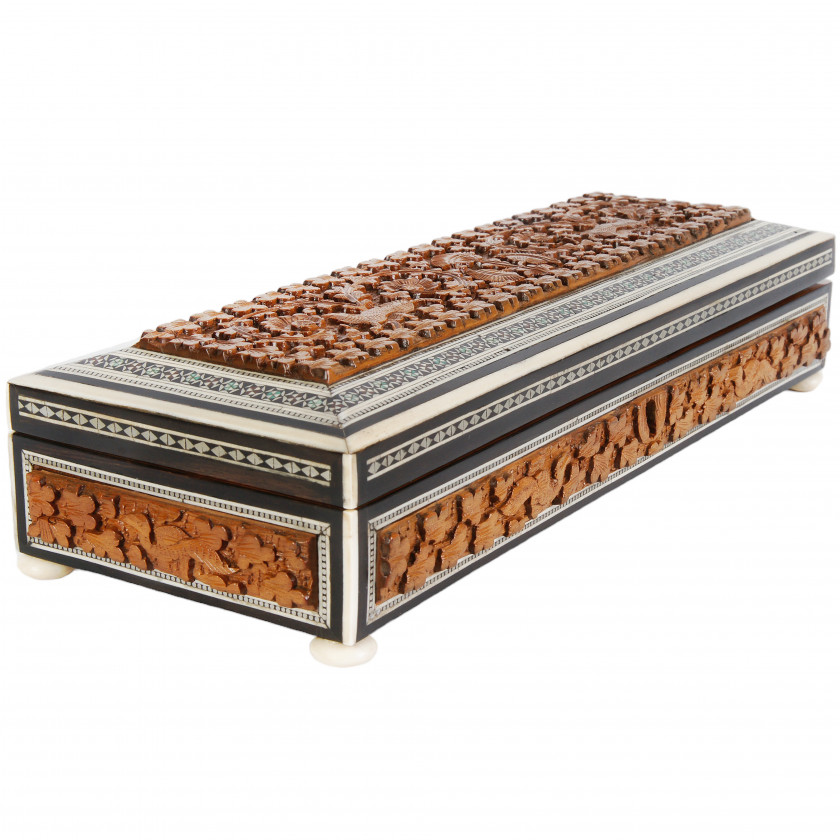 Wooden jewelry box with inlays