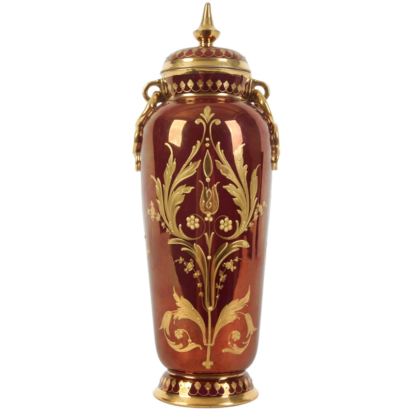 Porcelain decorative vase with a portrait of Georgiana Cavendish, Duchess of Devonshire