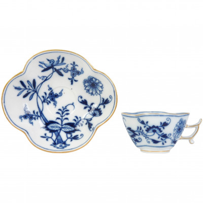 Porcelain coffee cup and saucer "Blue Onion"