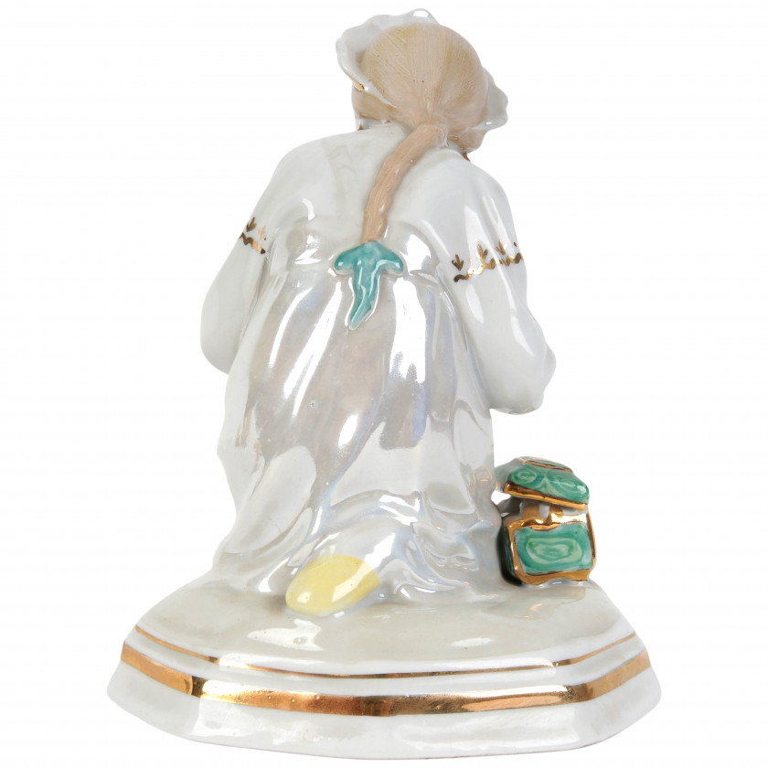 Porcelain figure "Malachite box"