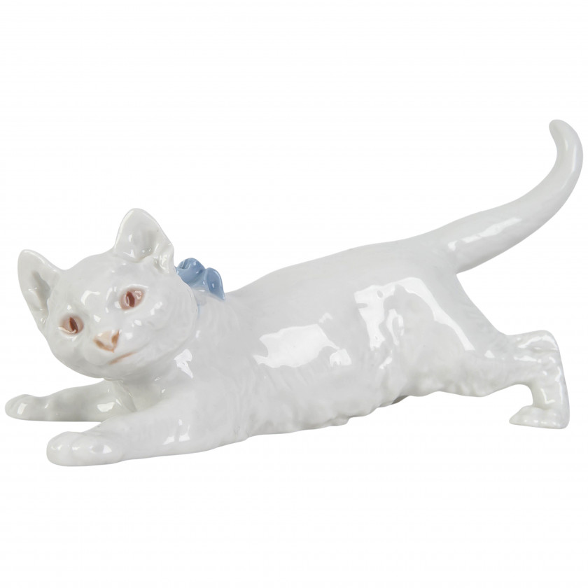 Porcelāna figūra "Kaķis, kas pielavās"