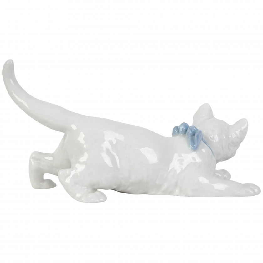 Porcelāna figūra "Kaķis, kas pielavās"