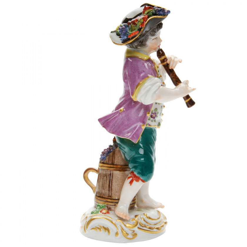 Фарфоровая фигура "Мальчик-садовник с флейтой"