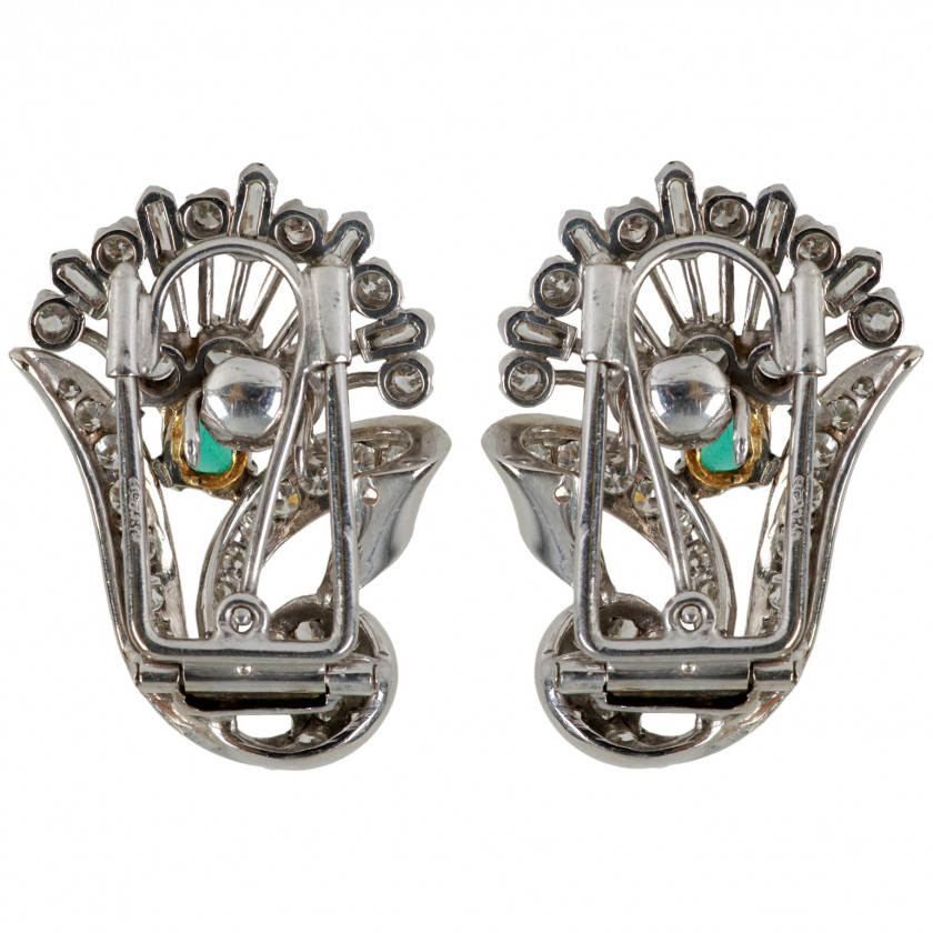 Gold earrings and brooch with emeralds and diamonds