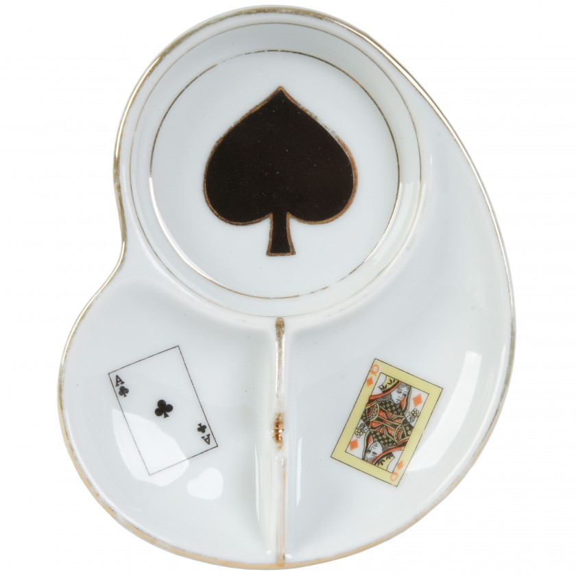 Набор из четырех фарфоровых пепельниц для игры в покер с подставками для напитков
