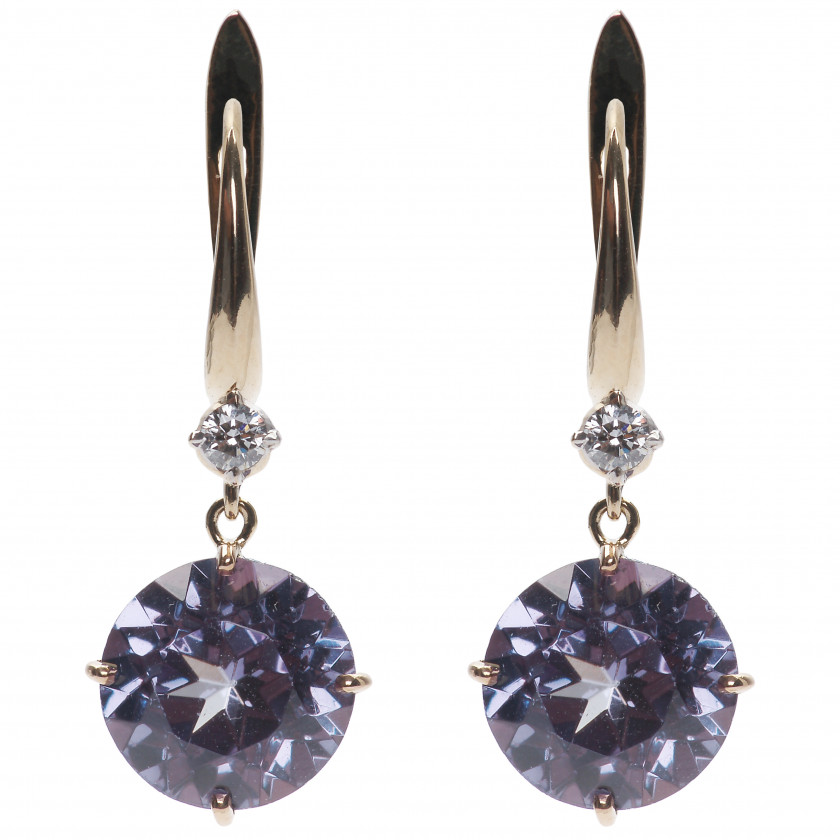 Gold earrings with diamonds and synthetic alexandrites