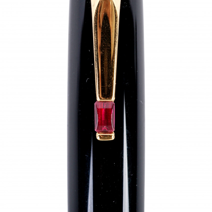 Pildspalva "Montblanc Boheme with red stone Ballpoint Pen" un "Montblanc Boheme leather case"