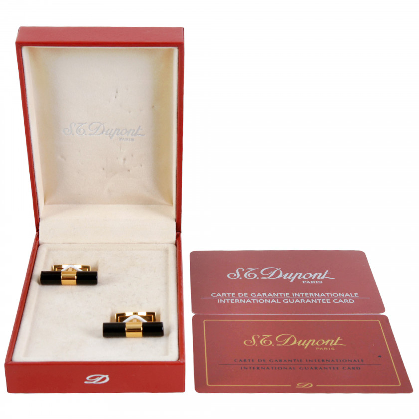 Gilded cufflinks with black onyx "S.T. DuPont Paris"