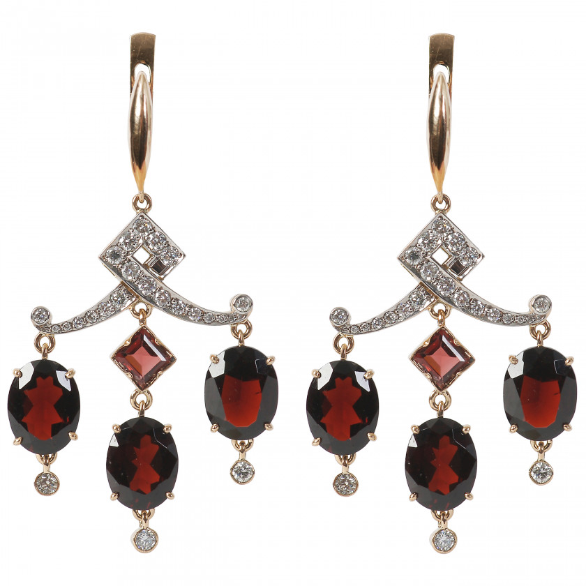 Gold earrings with garnets and diamonds