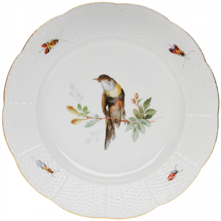 Porcelain plate with a bird