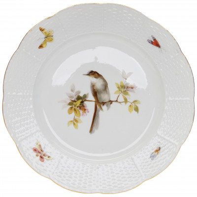 Фарфоровая тарелка с птицей