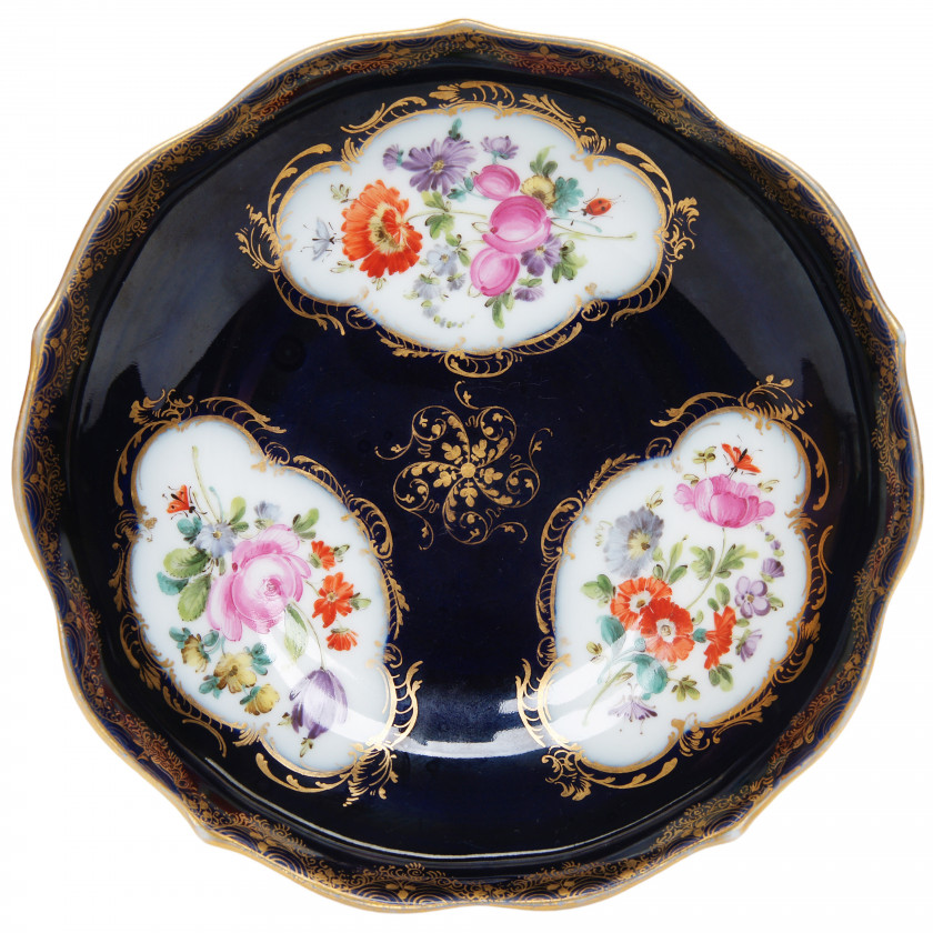 Porcelain tea saucer