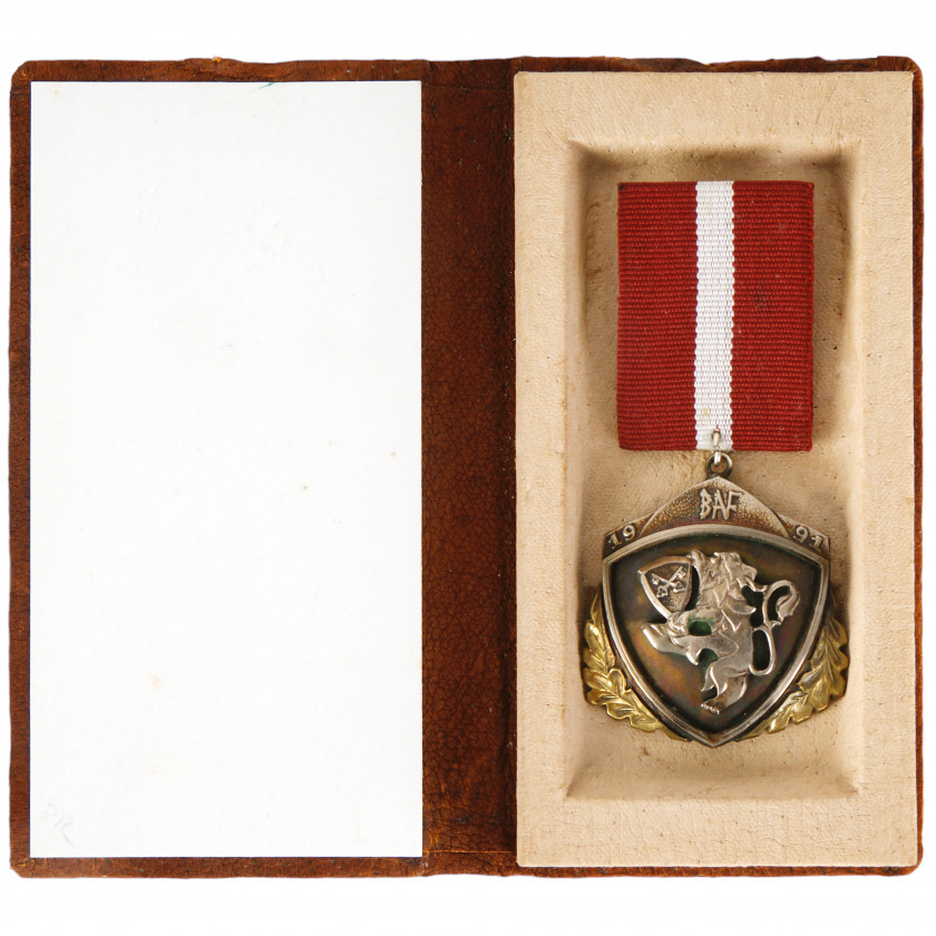 Commemorative badge "For participation in the Barricades in 1991, BAF", type 1